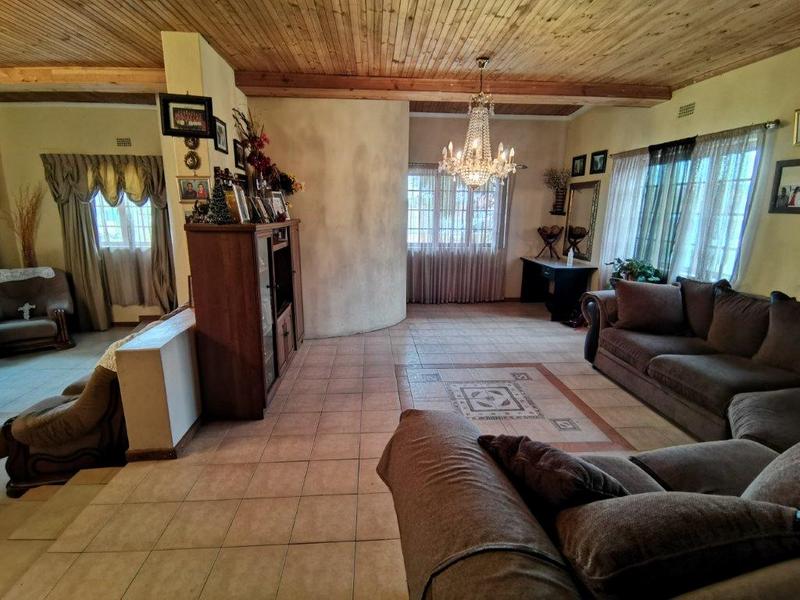 7 Bedroom Property for Sale in Riverton Western Cape